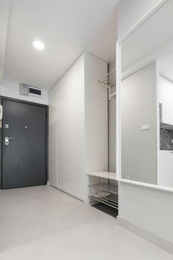 Penthouse "Sky 17" S Balkonom I Besplatnim Parkingom Appartement Zagreb Buitenkant foto